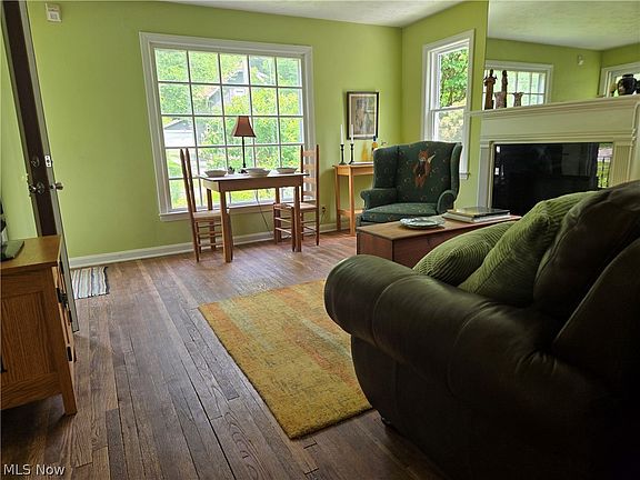 4th image of 1404 Bryden Dr