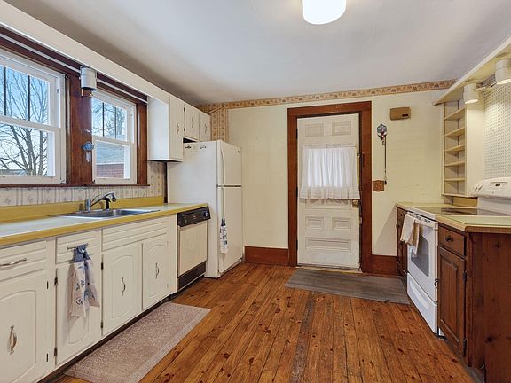 4th image of 26 Vernon Street