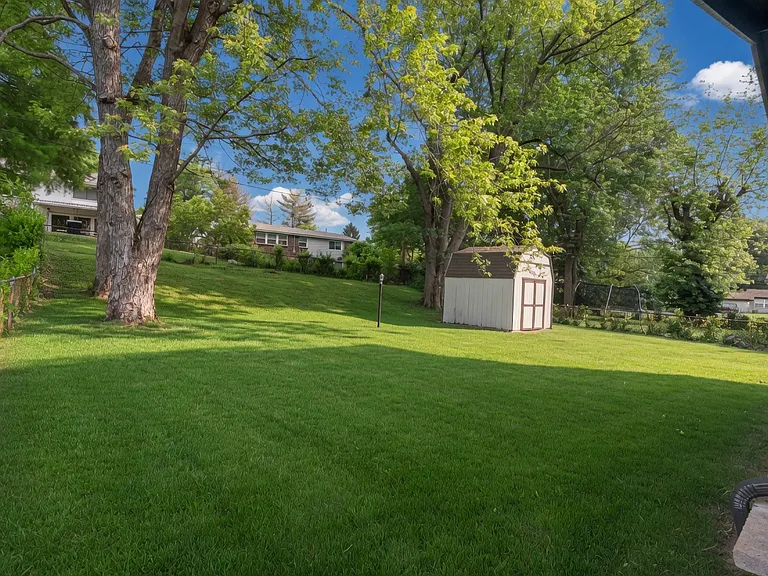 2633 Garham Dr — Photo 31