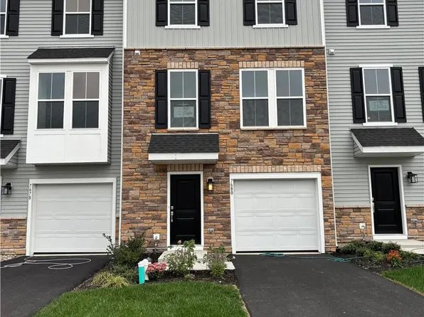 7680 Clayton Ave, Coopersburg, PA 18036