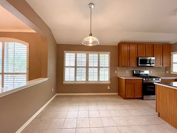 4th image of 5915 Salcon Cliff Dr