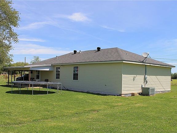 3rd image of 396 Lemoine Ln