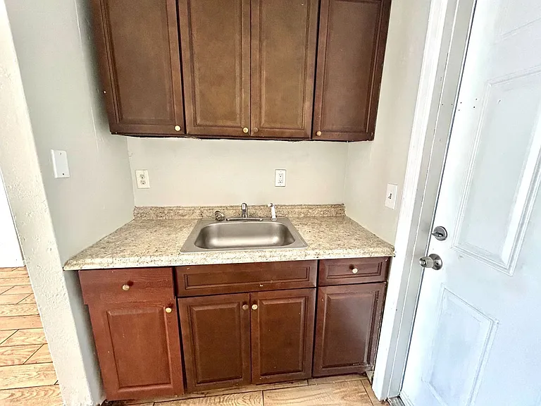 430 N Charles St #2 — Photo 4