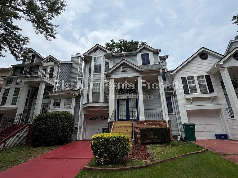 2196 Goodwood Blvd SE — Photo 3