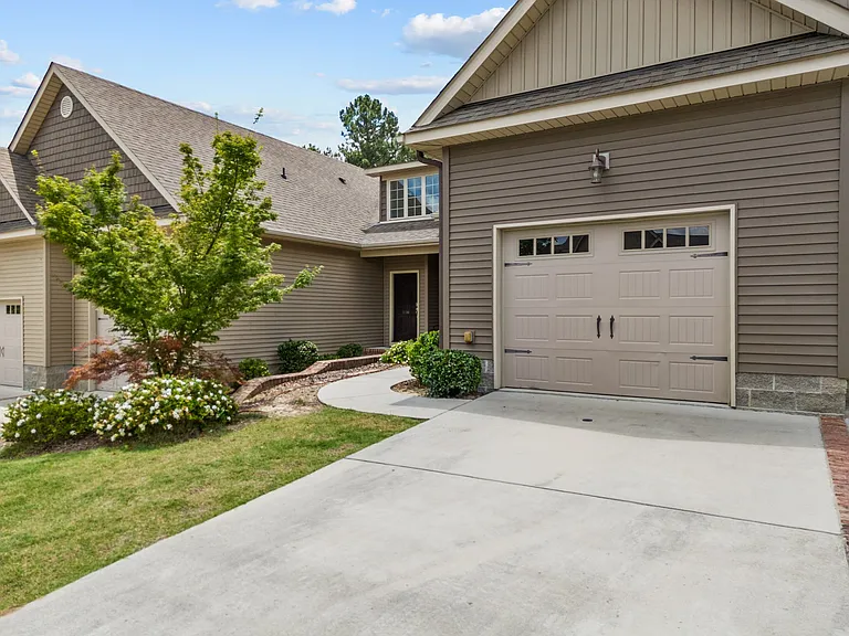 118 Cypress Cir — Photo 5