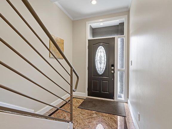 4th image of 1047 Schwerin St