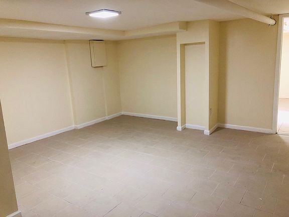 4th image of 1934 University Ave APT B1
