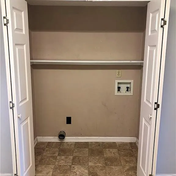 214 English Ct — Photo 7