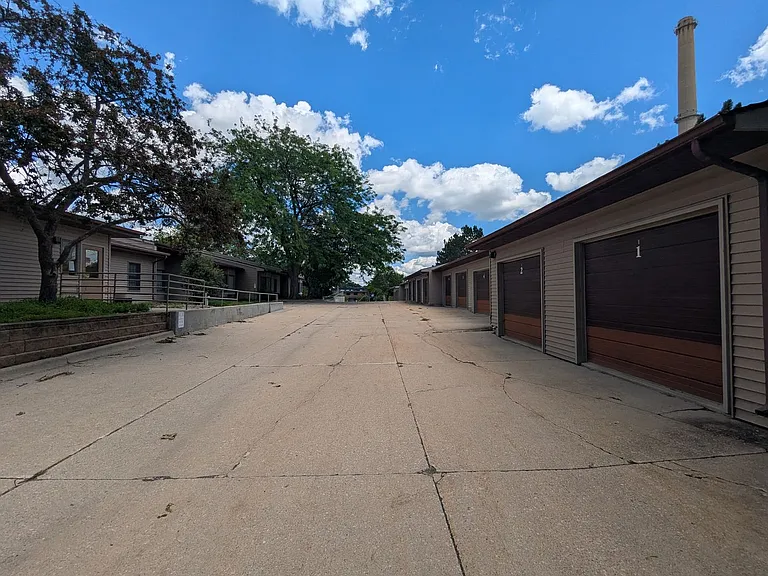 1100 Grove St — Photo 20