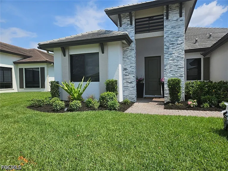 4771 Frattina St W — Photo 3