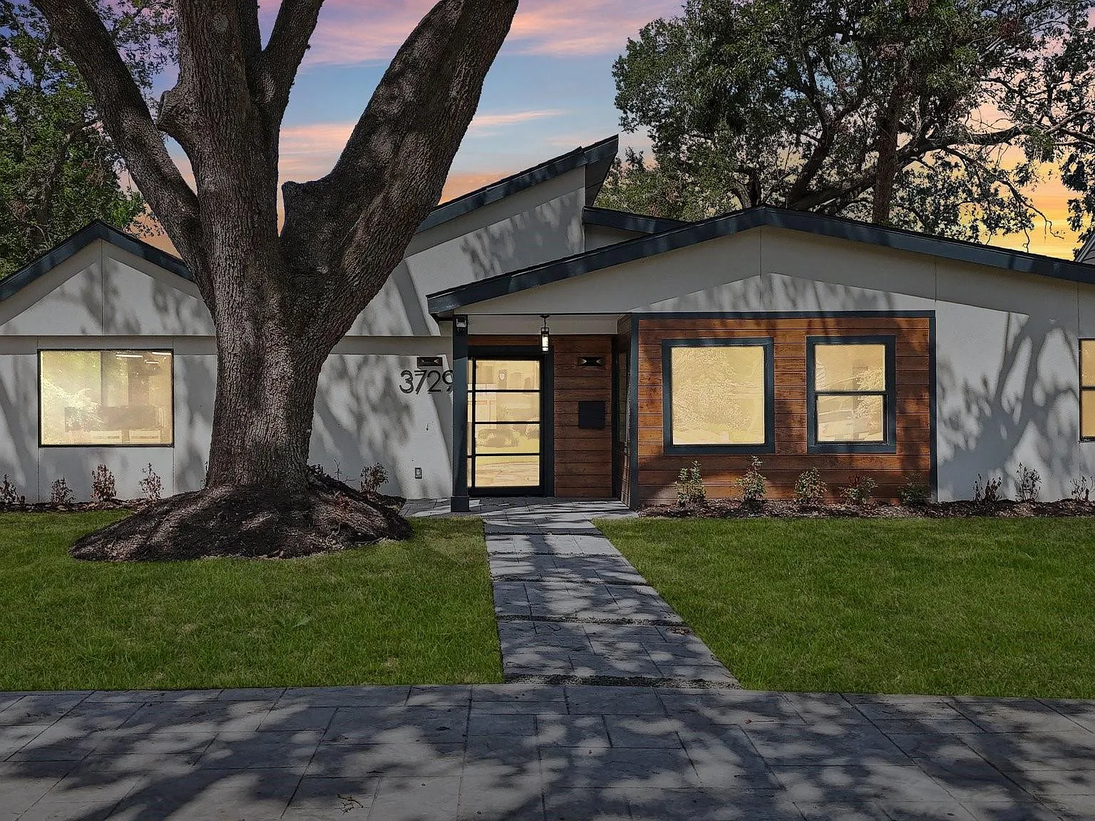 3 bed, 3.5 bath, 2554 sqft, $5,000 — Photo 2