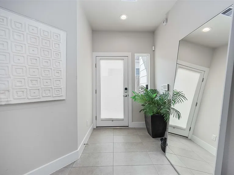 5310 Suez St — Photo 9