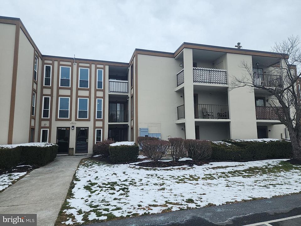 1st image of 1422 Bradley Dr