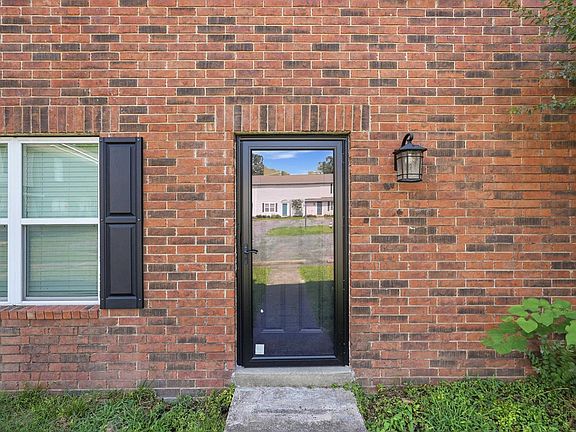 5th image of 200 Pine Forest Dr APT E1
