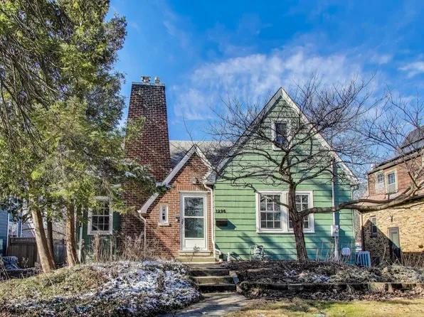 1296 Saint Johns Ave, Highland Park, IL 60035