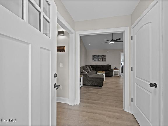 3rd image of 218 Kestrel Ct