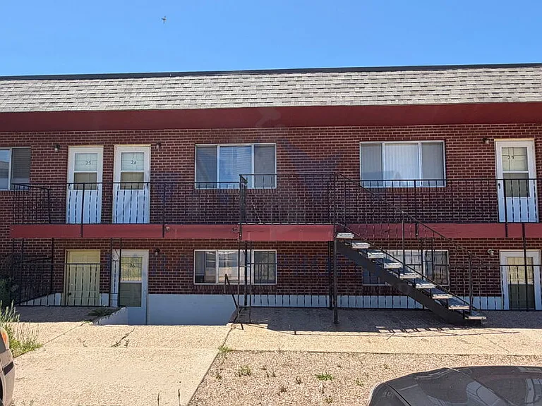 706 Downey St #24 — Photo 2