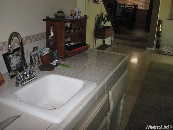 5th image of 1920 Oak Bluff Way