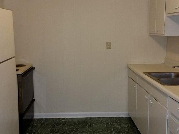 2nd image of 4944 Central Dr APT A