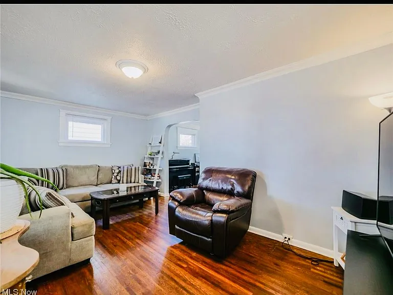 1347 Fry Ave — Photo 14
