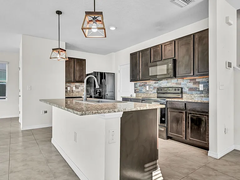 3097 Suncoast Plains Dr — Photo 7