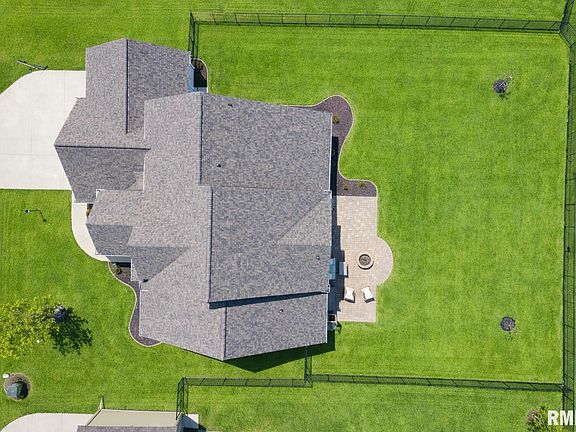 4th image of 11216 N Blackstone Ct
