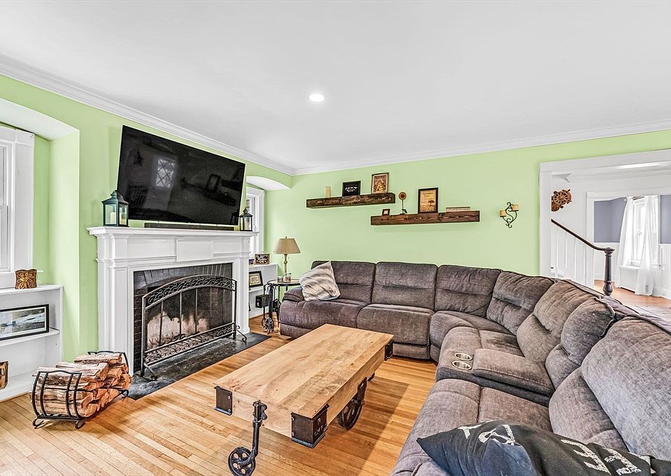 28 Farmington Ave, Longmeadow, MA 01106 Zillow