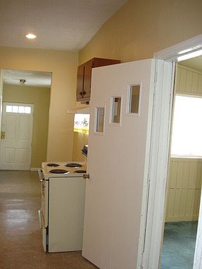 5th image of 825 Xenia Ave