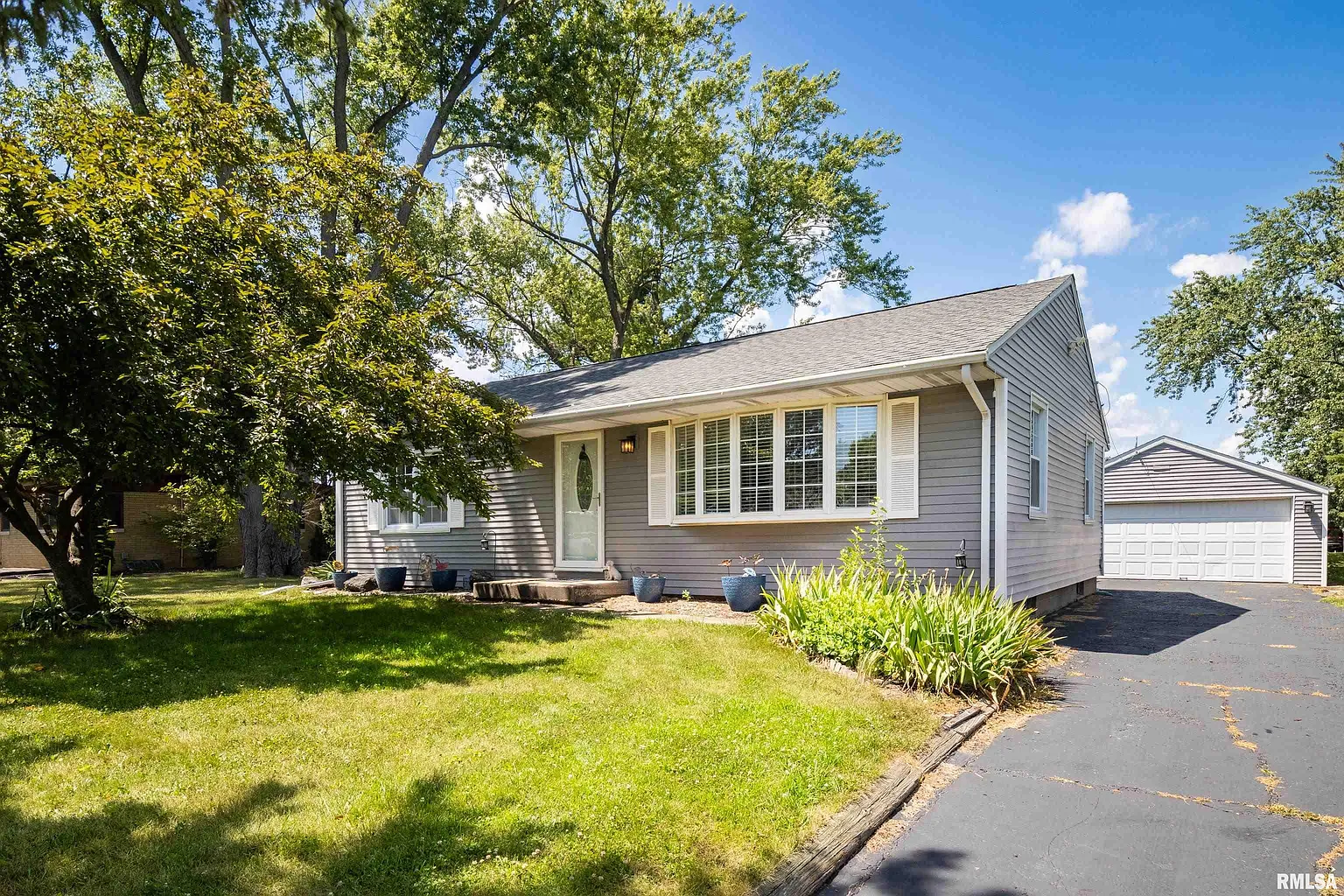 6119 W Fairview Rd photo 1
