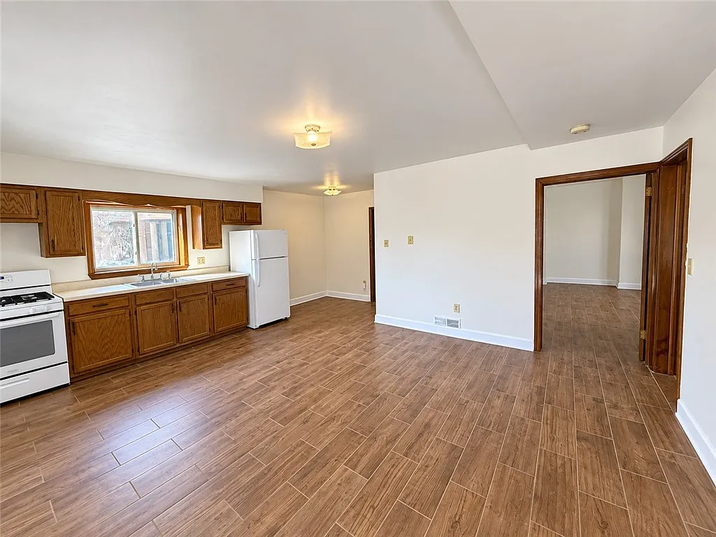 1 bed, 900 sqft, $925 — Photo 3