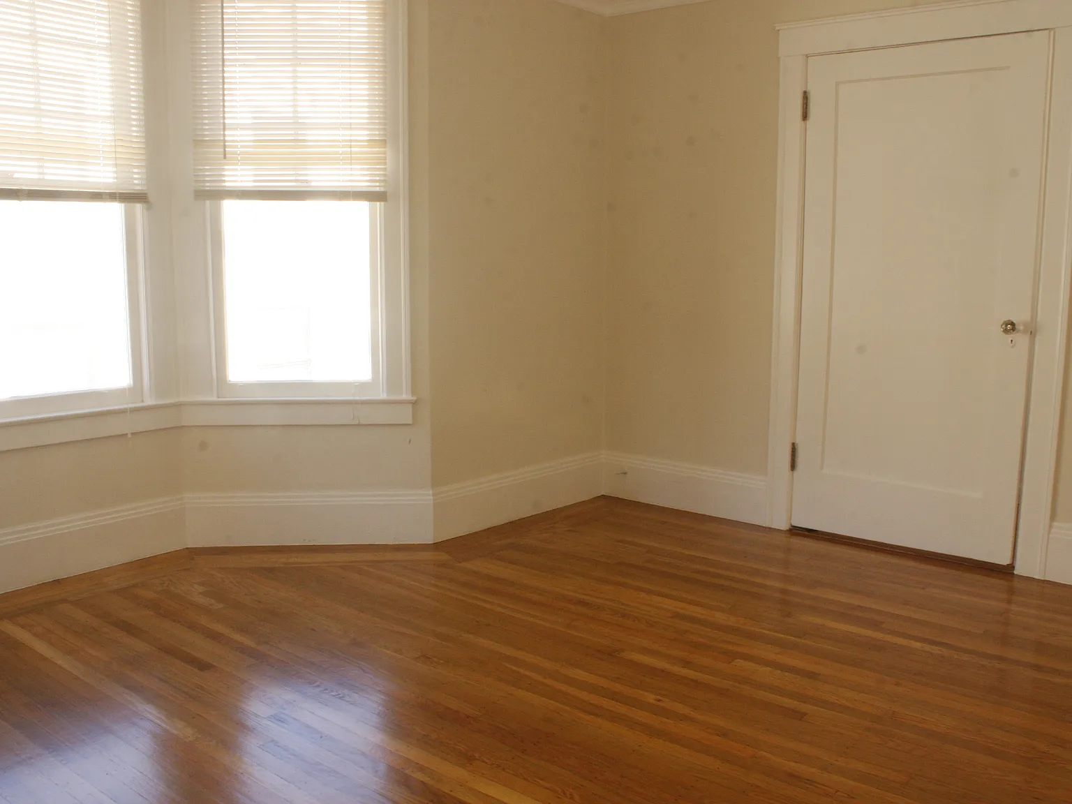 Studio, 450 sqft, $2,800 — Photo 2