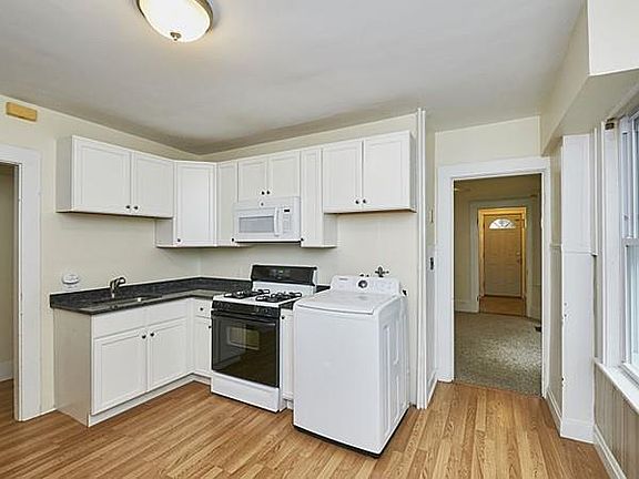 3rd image of 226 Washington St #1