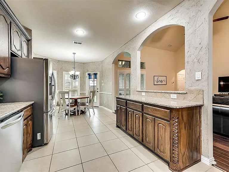 411 Sunnyside Ln — Photo 11