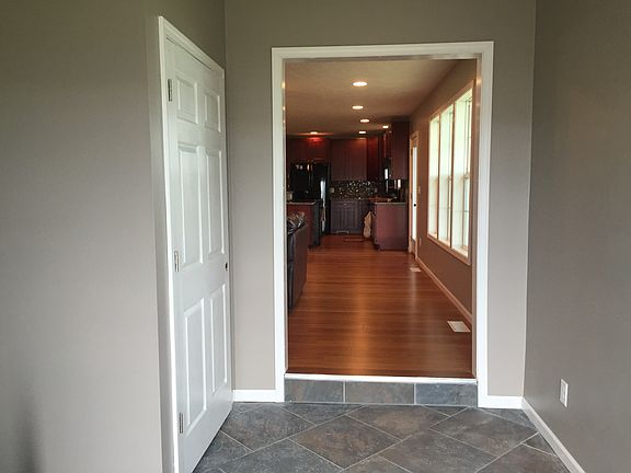 Spacious entryway