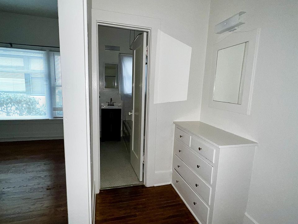 1st image of 1040 E Appleton St APT 3