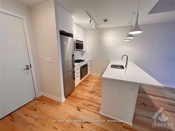 2nd image of 530 De Mazenod Ave #312