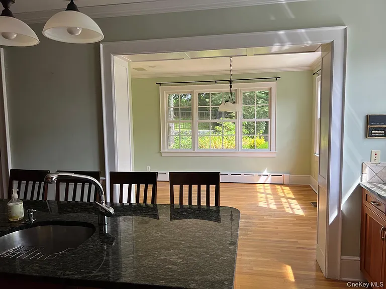 246 Beechmont Dr — Photo 4
