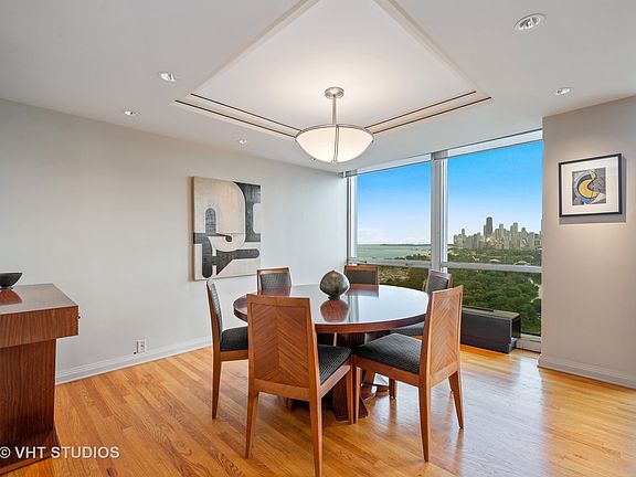 5th image of 330 W Diversey Pkwy #2707-09
