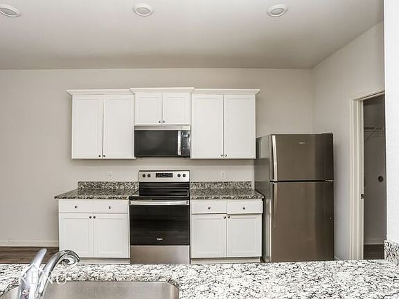 3rd image of 1922 Hialeah Dr