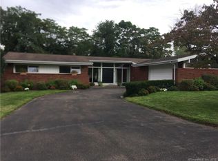 10 Brownstone Rdg, Meriden, CT 06451