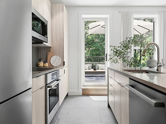4th image of 60 W 91st St #Penthouse S