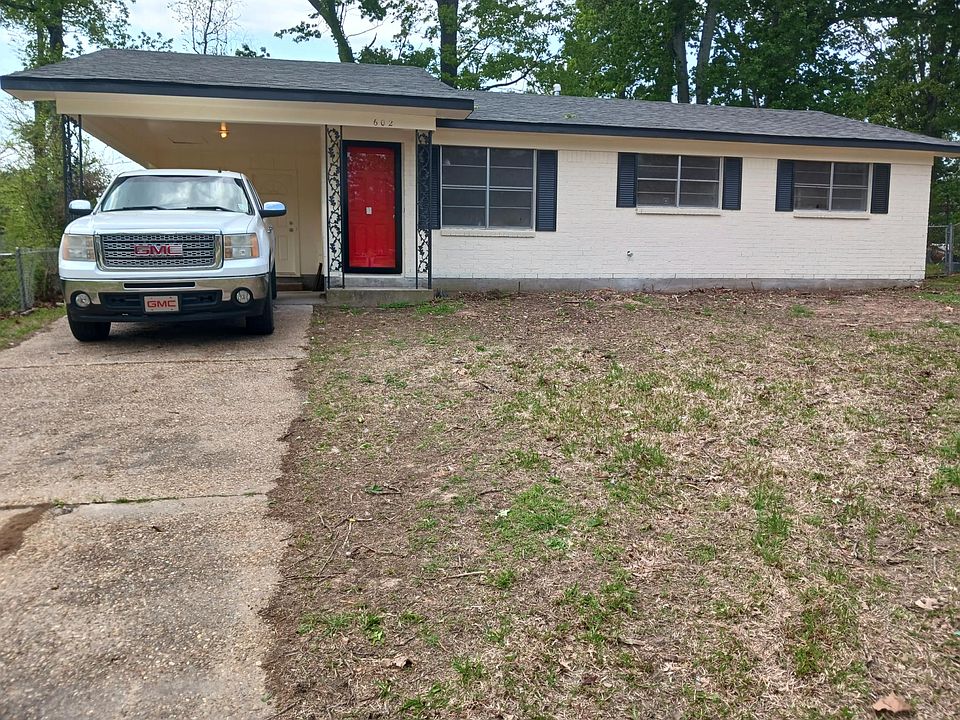 1st image of 602 Hyde Park Pl