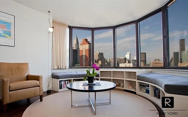 Rented by R New York | media 13