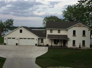 5807 22nd St NE, Willmar, MN 56201