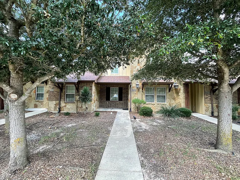 3317 Cullen Trl — Photo 1
