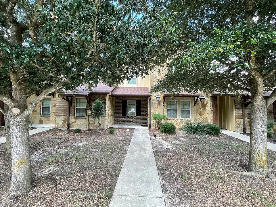 3317 Cullen Trl