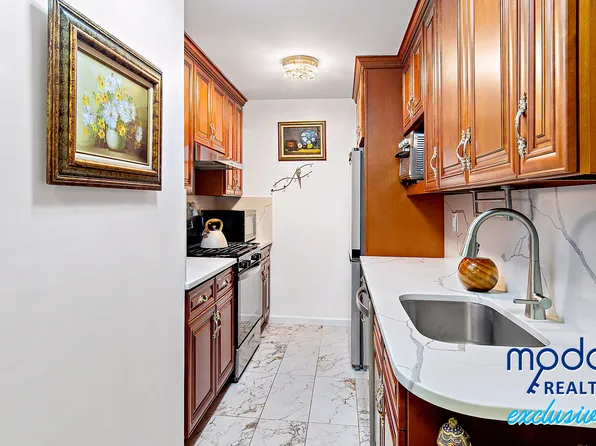 3333 Henry Hudson Parkway image 1 of 29