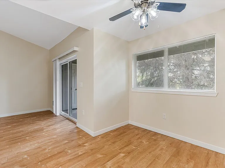 Cascade Woods Apartments — Photo 57