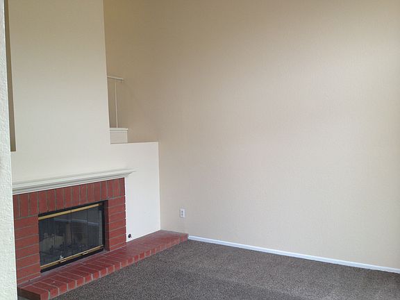 4th image of 17135 Cambria Ave