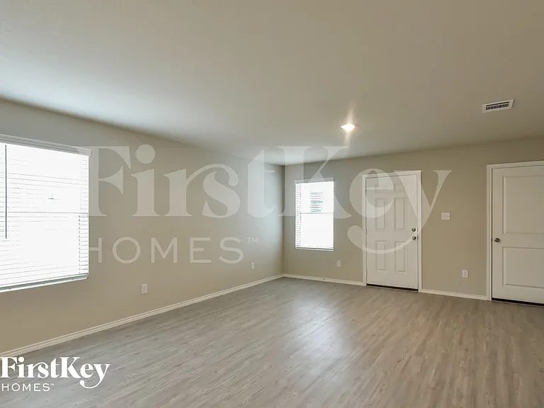 5107 Hornbeck Hts — Photo 5